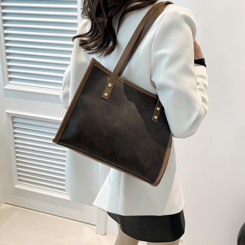 Chic Pu Large Capacity Handbag For Women Perfect For Casual Daily Use And Commute