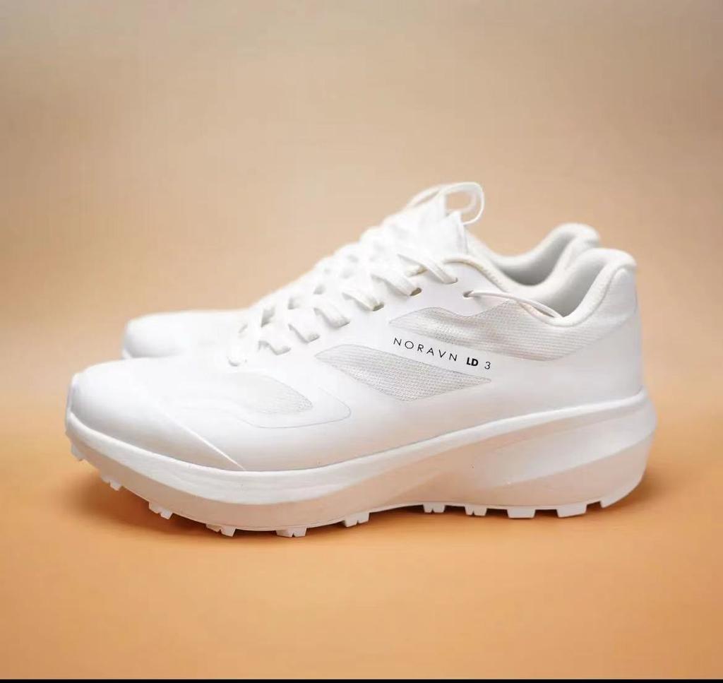 Classic Outdoor Waterproof and Non-slip Off-road Mountaineering Hiking Shoes Fashion and Light Leisure