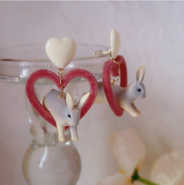 Harajuku White Resin Heart Rabbit Drop Earrings for Women Girls Fashion Ear Ring Jewelry Cute Three-dimensional Animal Earring