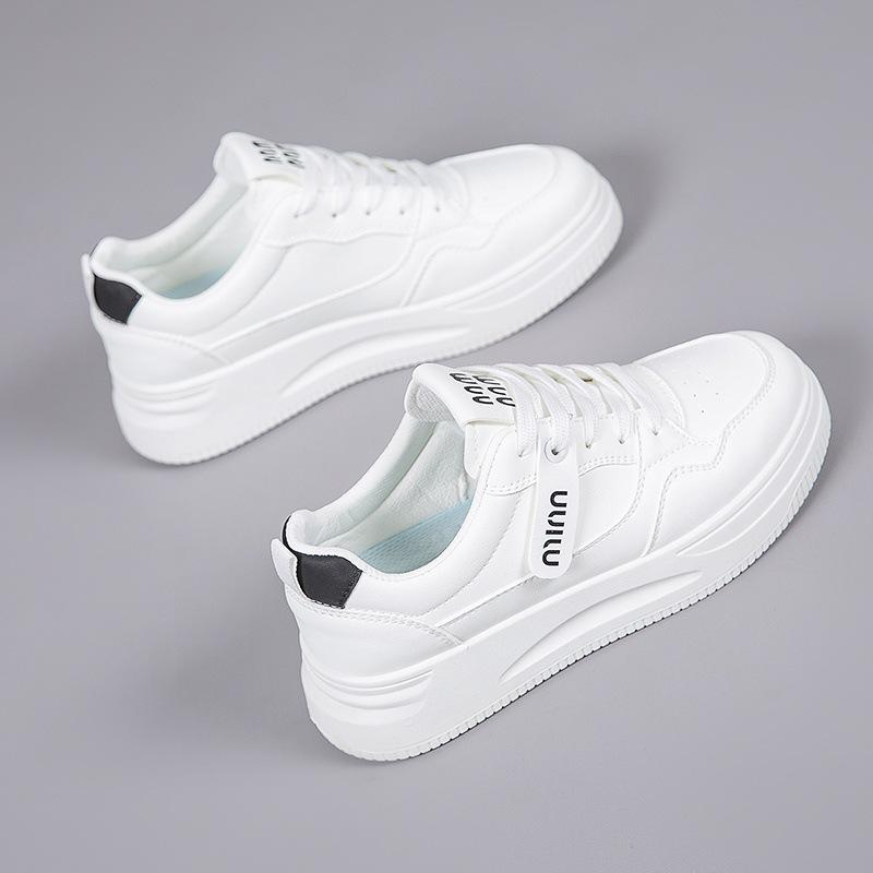 2025 popular spring Korean version of board shoes women's versatile senior sense platform casual shoes student sports non-slip white shoes