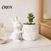 Maceta Verde Pequeña Conejo Abrazando Suculentas Impresa en 3D, Flor de Conejo Linda con Cuerpo Floral Compacto en Relieve, Decoración de Escritorio Mini para