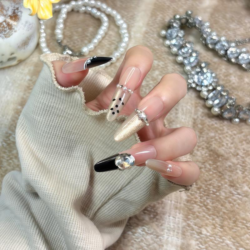 Gold Income Cat Eye Heart Nail Art: Student-Friendly, High-End, Skin-Brightening, Detachable Press-On Nails