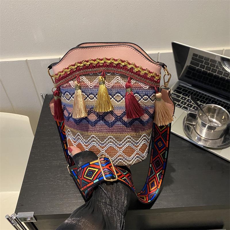High-End 2025 Women's Ethnic Woven Tassel Crossbody Bucket Bag