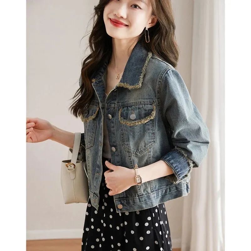 Chic Women's Vintage Denim Jacket with Loose Fit, Early Autumn Stylish Outerwear, Trendy Retro Short Coat