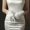 Accesorii de nuntă – Mănuși de mireasă