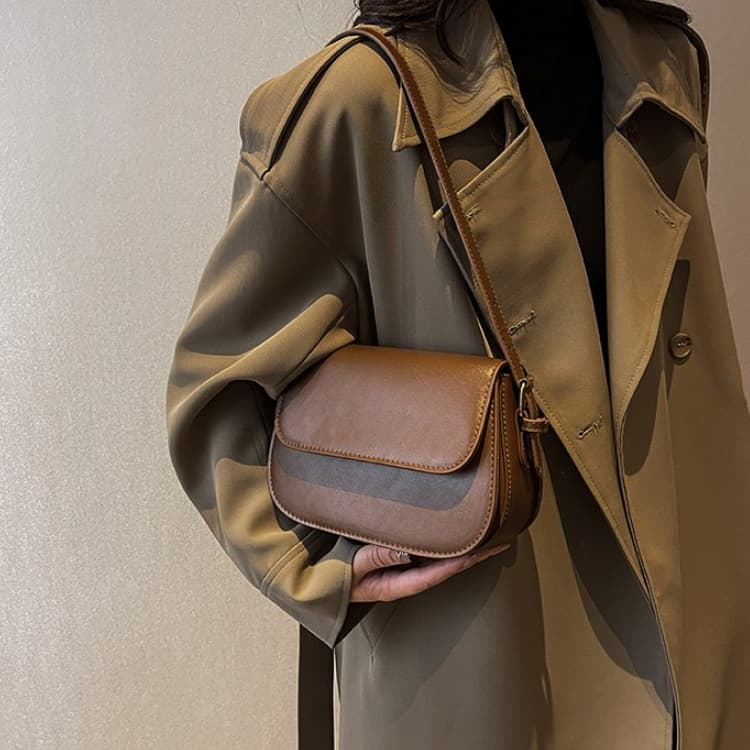 New simple shoulder messenger bag retro small square bag