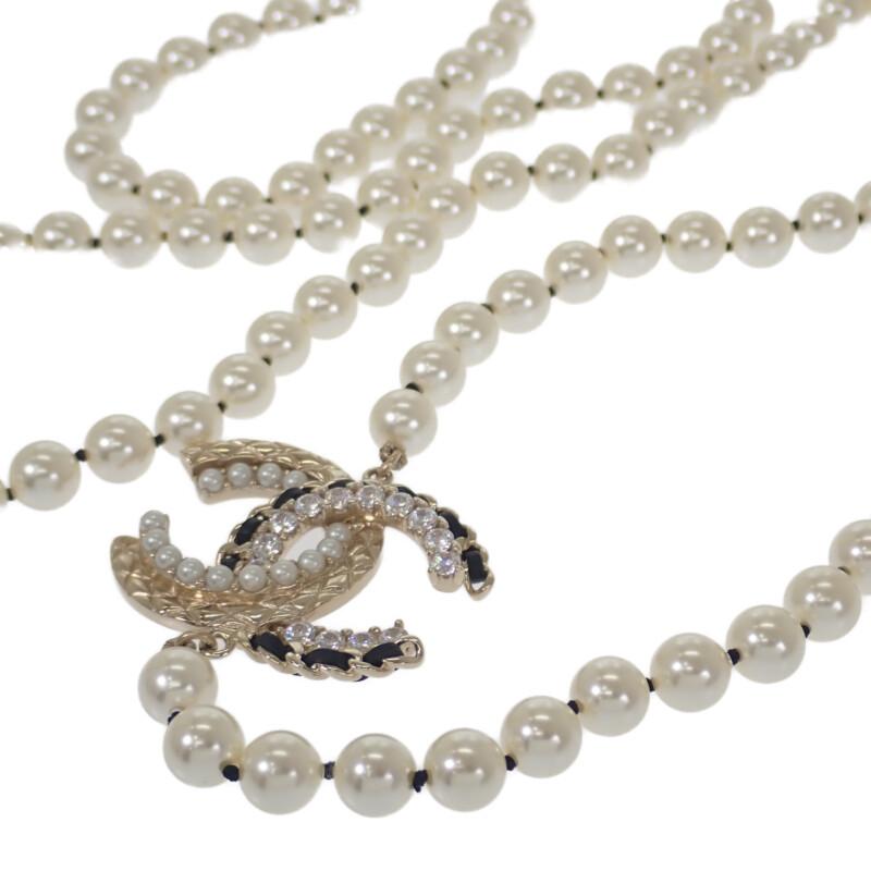 CHANEL  Necklace gold metal/leather Women