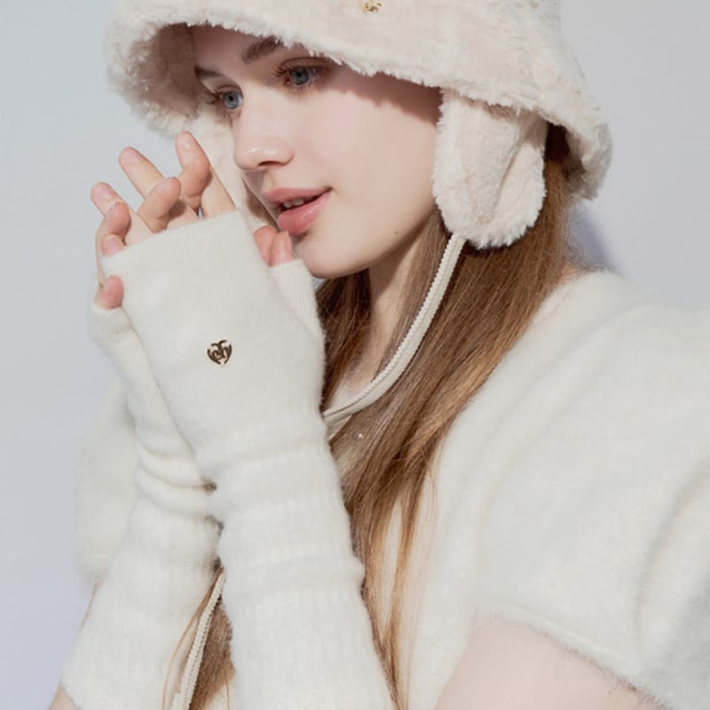 

ENGBROX cocoa heart wool warmer_3 colors white