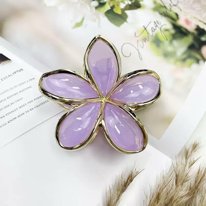 Plumeria Claw Clip: European & American Stylish Hair Accessory for Updos