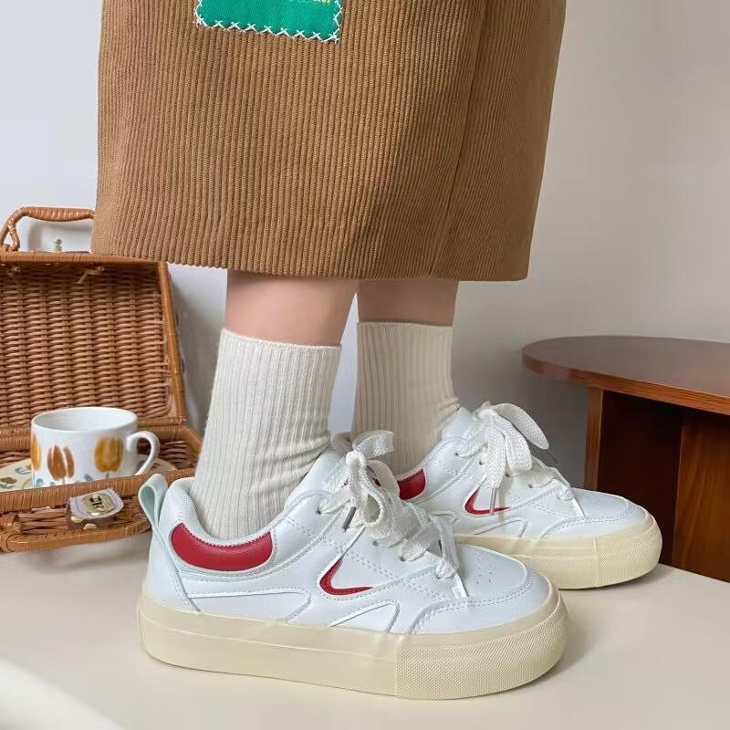 Koreanische Board-Schuhe Herren- und Damen-Ins-Trend 2025 neu Frühling und Herbst Hongkong-Stil Retro Chic Paar Casual Sport Weiße Schuhe
