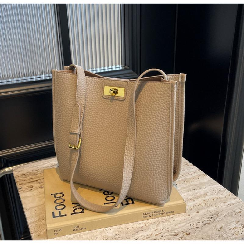 Large-capacity Tote Bag, New Trendy Women's Bag, Fashionable and Versatile Shoulder Bag, Textured Retro Bucket Bag.