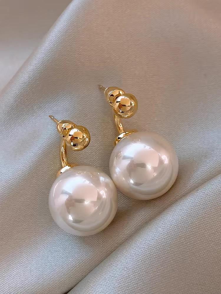 

Серьги-пусеты Серебряная игла бабочка с искусственным жемчугом: Ретро, Универсальные, Модные Ювелирные Изделия Высокого Класса для Женщин.