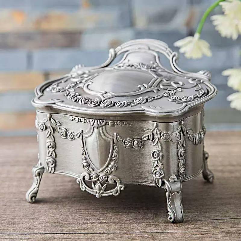 

European Vintage Jewelry Box Luxury Jewelry Box Craft Home Decoration Earring Ring Storage Boxes Desktop Ornament Christmas Gift 6.8x5.3x5.5cm серебряный
