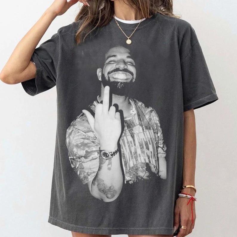 Drake  Middle Finger  Portrait Graphic Vintage Acid Washed Oversized Streetwear Hip Hop Rap Fan Merch T-Shirt Top for Drake Fans Hip Hop Lovers 4XL