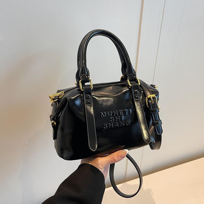 Premium bag women's new retro niche shoulder messenger bag versatile portable pillow bag