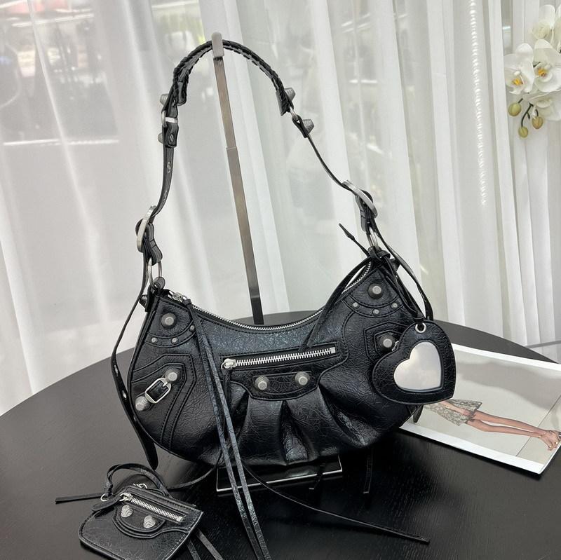 Новая высококачественная сумка-локомотив плиссированная с заклепками полумесяц сумка в стиле Spice Girls сумка через плечо сумка-портфель женская 33cm*16cm*8cm