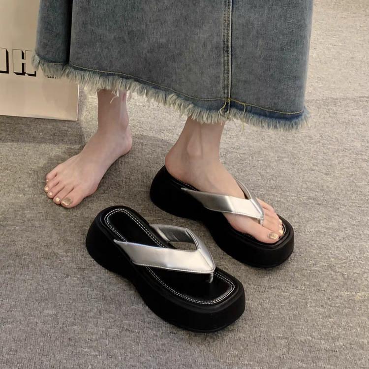 Summer Thicksoled Flip Flops For Women With Pu Upper And Rubber Sole For Casual Beach Wear