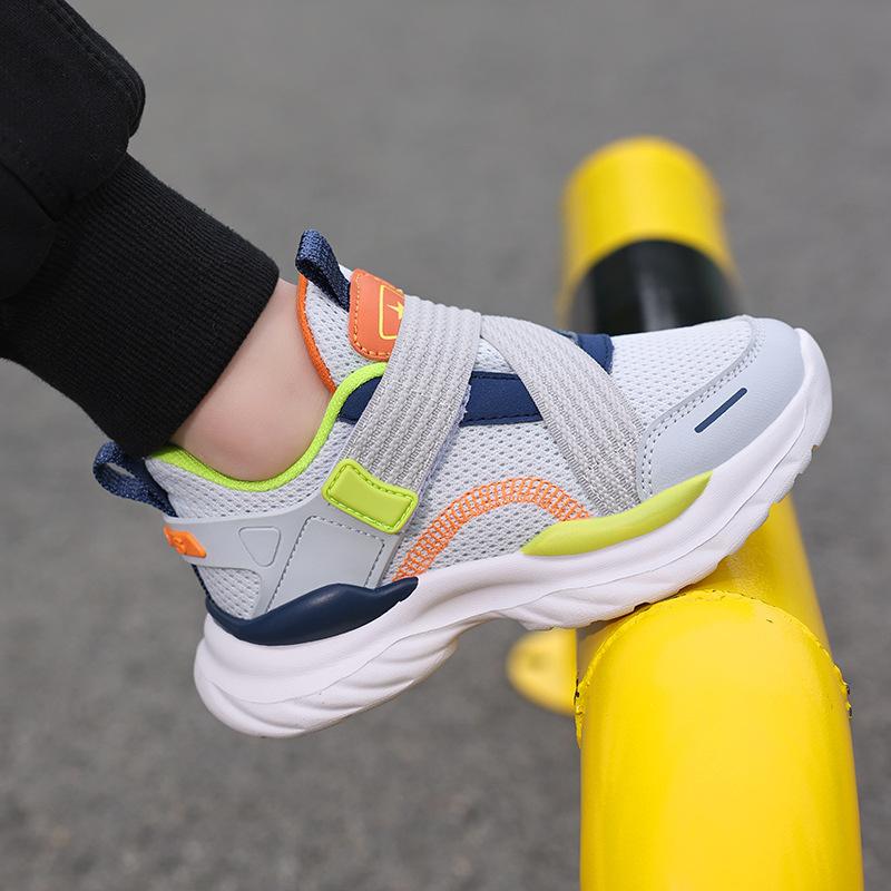 Boys shoes 2025 summer new children's mesh breathable sports shoes medium and older boys soft-soled dad shoes