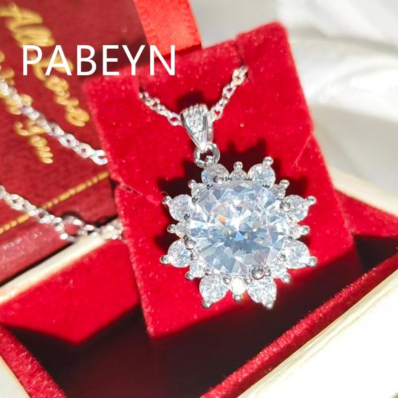 925 Sterling Silver Fashion Light Luxury Snowflake Zircon Pendant Necklace Birthday Party Anniversary Gift