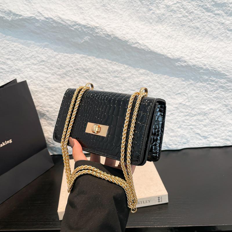 New fashionable retro patent leather glossy small square bag European and American retro box bag versatile chain women's messenger bag