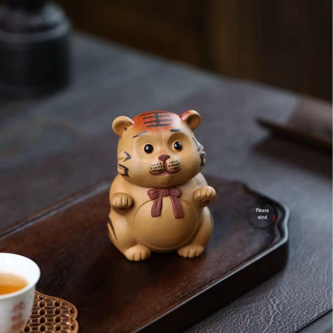 Yixing Zisha Tiger Teapot Set: Creative Boutique Tea Pet Ornament Brocade Bag