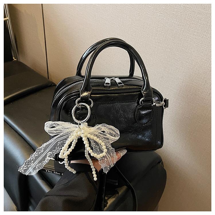 Crossbody bag women's bag new fashion shoulder portable bowling bag summer versatile niche pillow bag