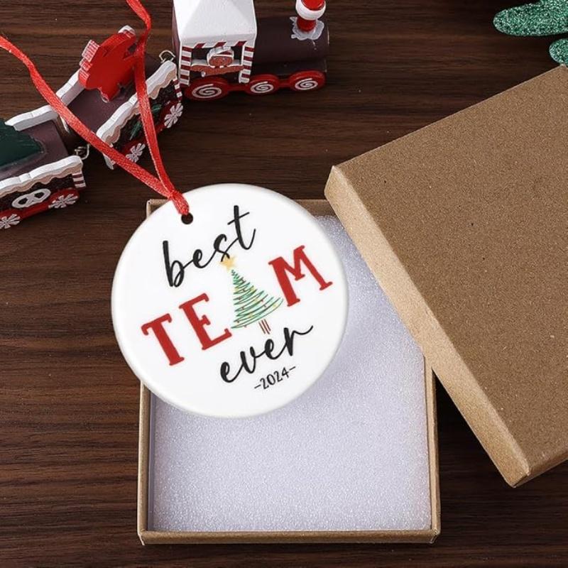 2/4 szt. Świąteczne Zawieszki Ozdoby Akrylowe Motyw Świąteczny Najlepszy Zespół Dekoracja do Zawieszenia na Choinkę Domowa Dekoracja na Imprezę Świąteczną