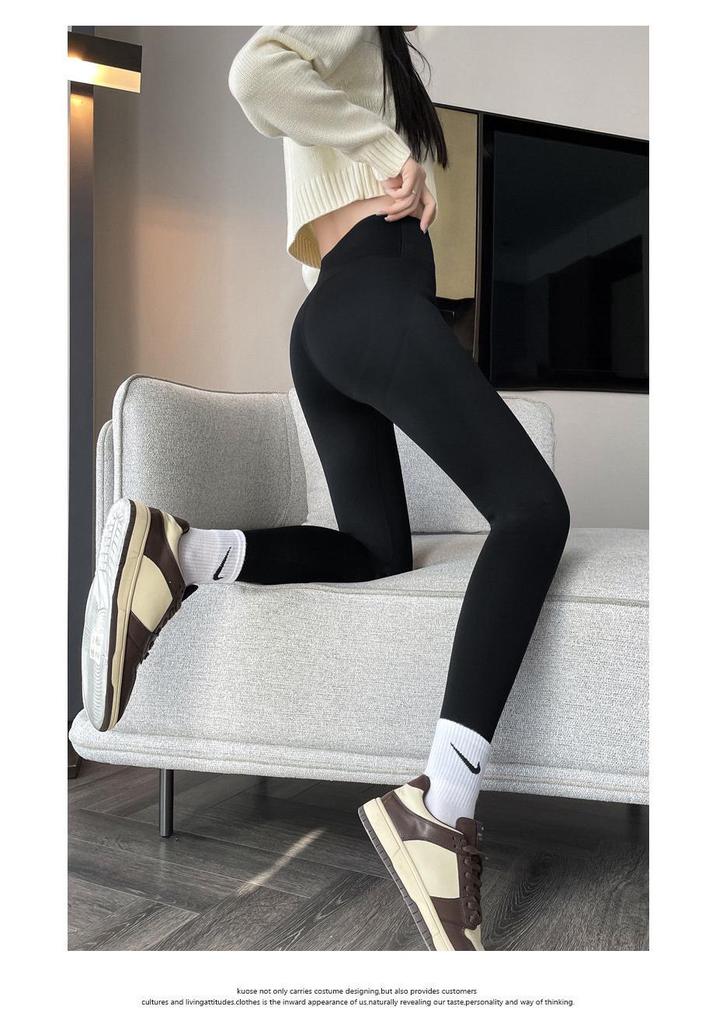 2025 New Style Tummy Control Velvet Base Layer Pants – No Embarrassing Lines, Hip Lift, Slimming, Comfort Fit.