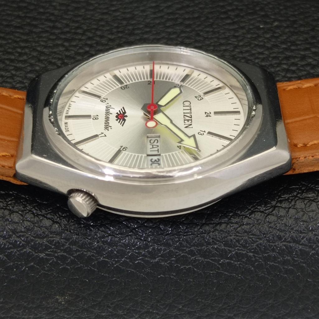 JAPAN VINTAGE CITIZEN AUTOMATIC 8200 MENS SILVER COLOR DIAL WATCH a500282-2 R151b-a500282