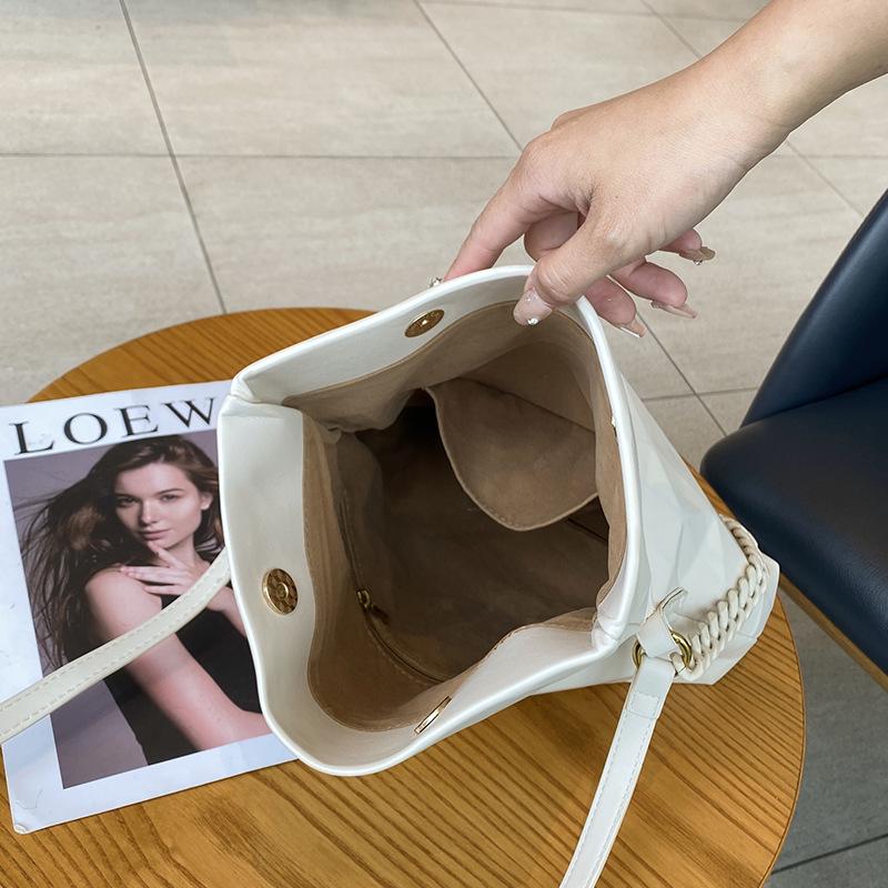 Women's Bag, High-end, Fashionable, Versatile, Diamond Grid, Niche Design, Chain Geometry, Shoulder Bag, Crossbody, Stylish Commuting Square