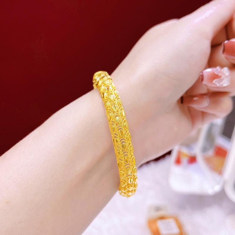 Hollow Vintage Carved Dragon Scale Jewelry Women's Exquisite and Versatile Antique Style Bracelet
