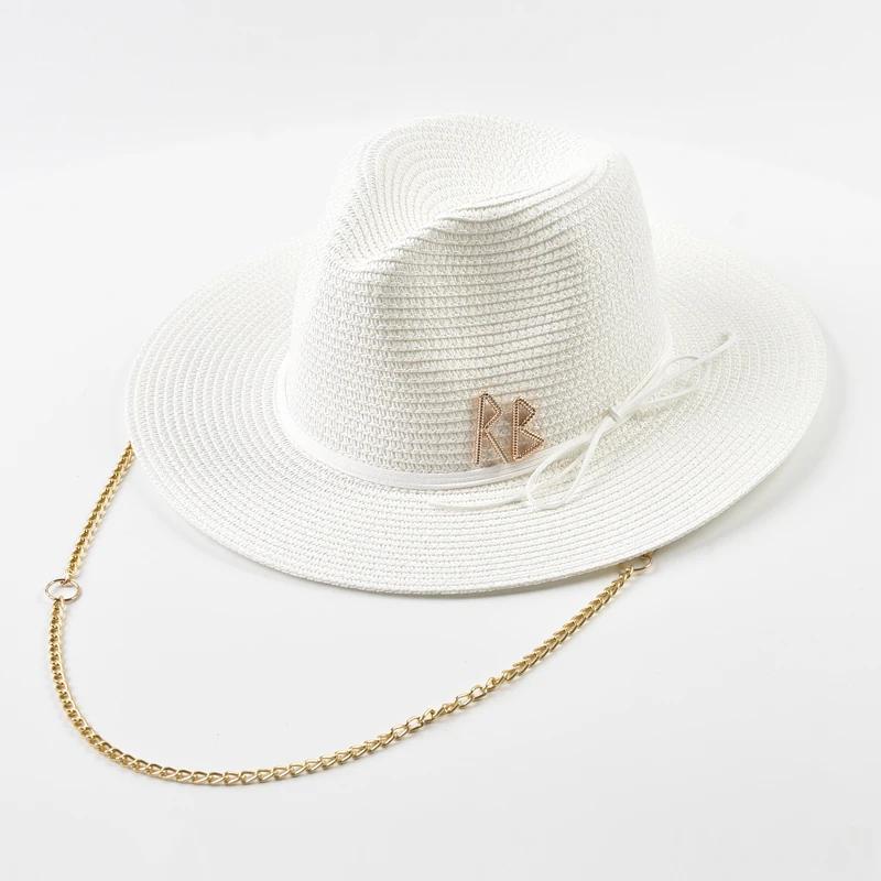 

Fashionable Metal RB Letter Straw Hats for Women Men Summer Panaman Jazz Hat Outdoor Holidays Beach Sun Hat Can Be Adjusted белый