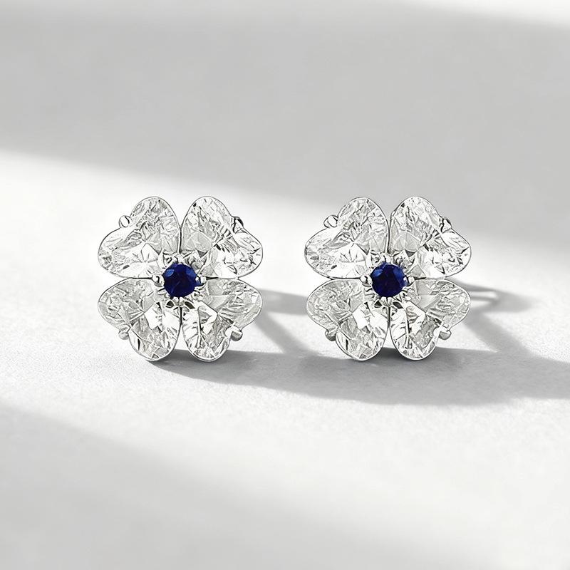 New Heart-shaped Four-leaf Clover S925 Sterling Silver Stud Earrings - Elegant Everyday Fashion 925 Sterling Silver