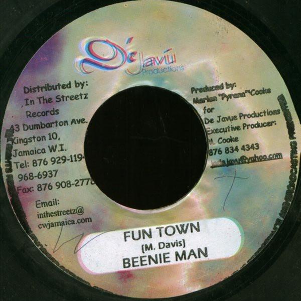 

7-дюймовая пластинка BEENIE MAN - Fun Town none Dé Javú Product Ямайка Регги, Ска и Даб Б/У