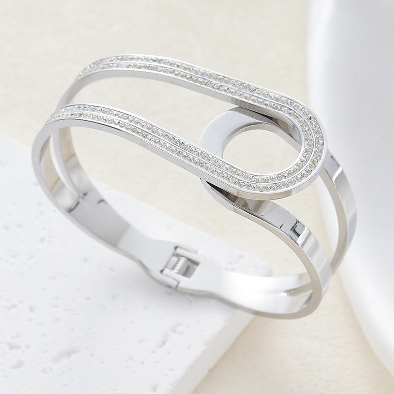 Gold Plated Curved Stainless Steel Bracelet with Rhinestones and Spring Clasp - Stackable Light Luxury Wristband серебряный