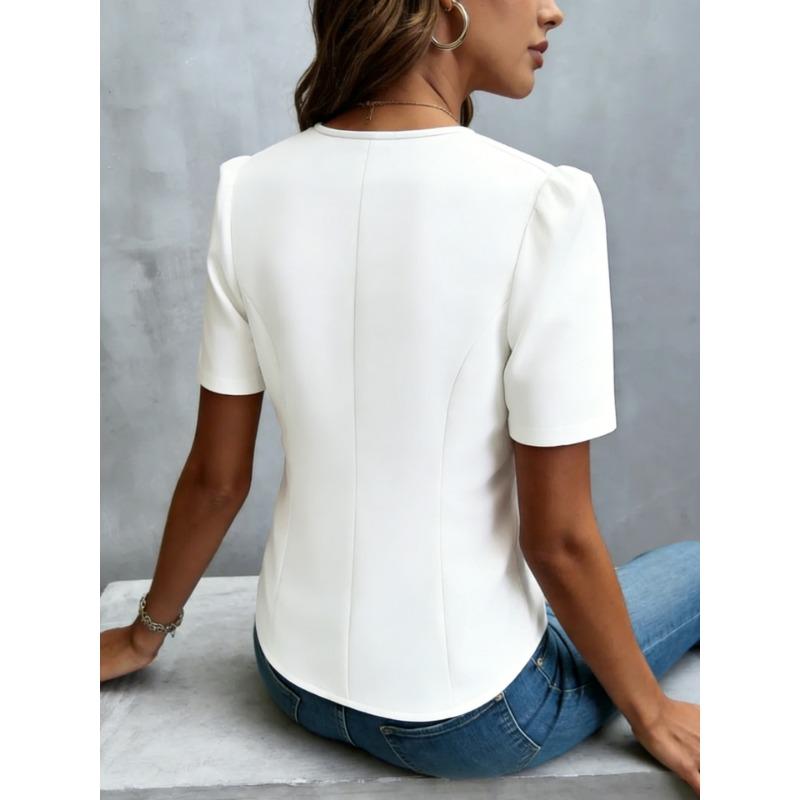Dámská bílá halenka s volánkovým lemem, krátkým rukávem, kulatým výstřihem, elegantní, do práce, do kanceláře, ležérní top s knoflíkovým detailem