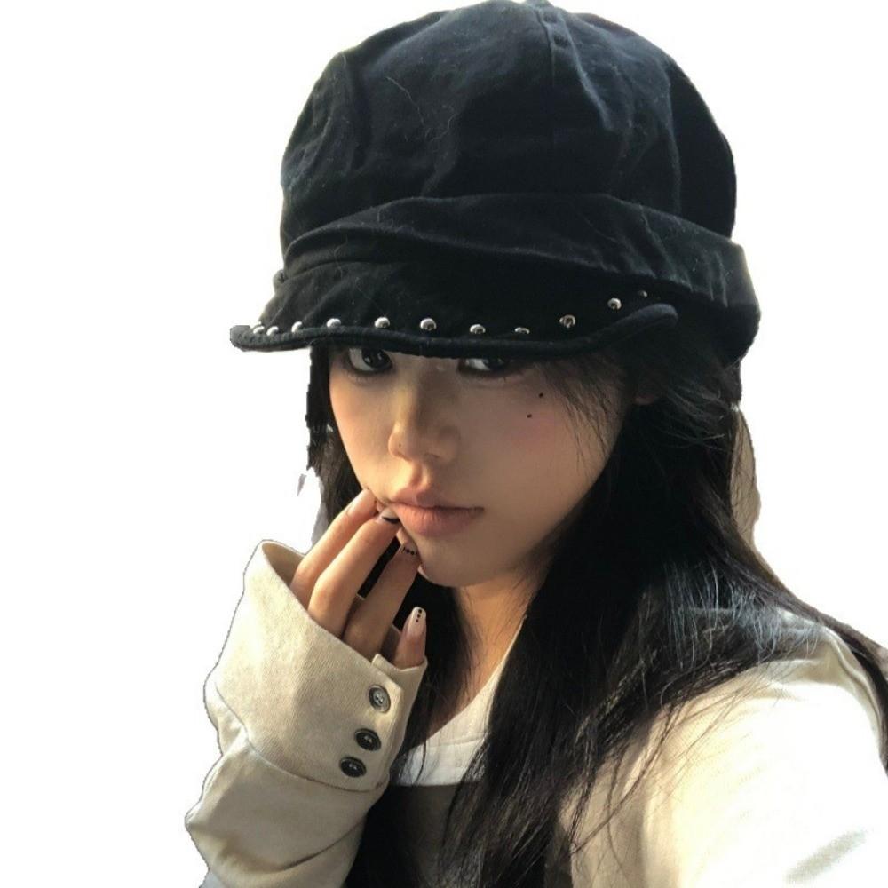 Nouveau Béret Gothique à Clous Couleur Unie Noir Bordure à Rivets Béret Hip Hop Réglable Casquette à Fond Plat Femme