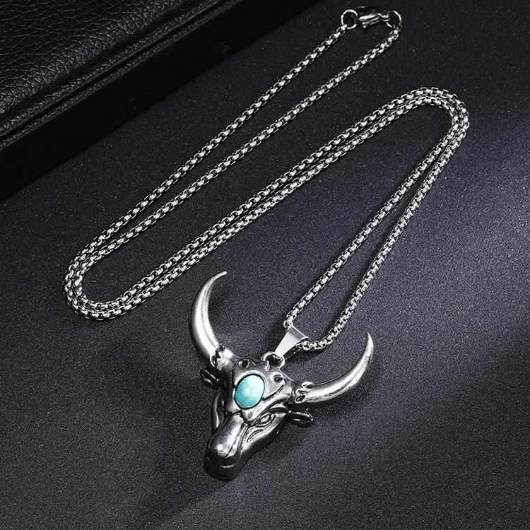 European & American Hip Hop Bull Head Pendant Necklace with Turquoise Inlay - Retro Stainless Steel Strong Chain Jewelry for Men