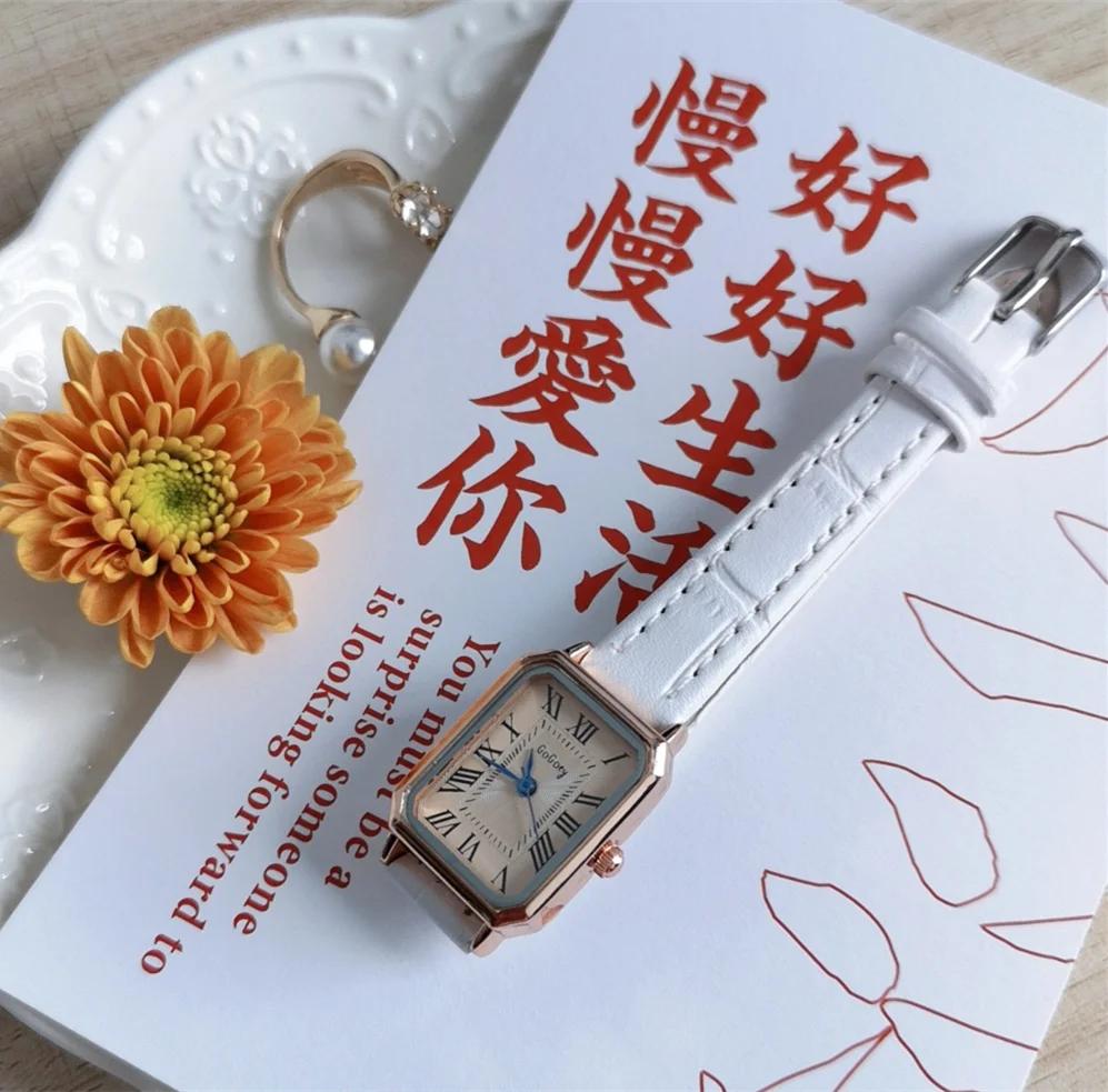 Lässige Retro Quarzuhren mit römischem Zifferblatt Damen Rechteckiges Lederarmband Armbanduhr Uhr Modisch für Frauen Reloj De Mujer