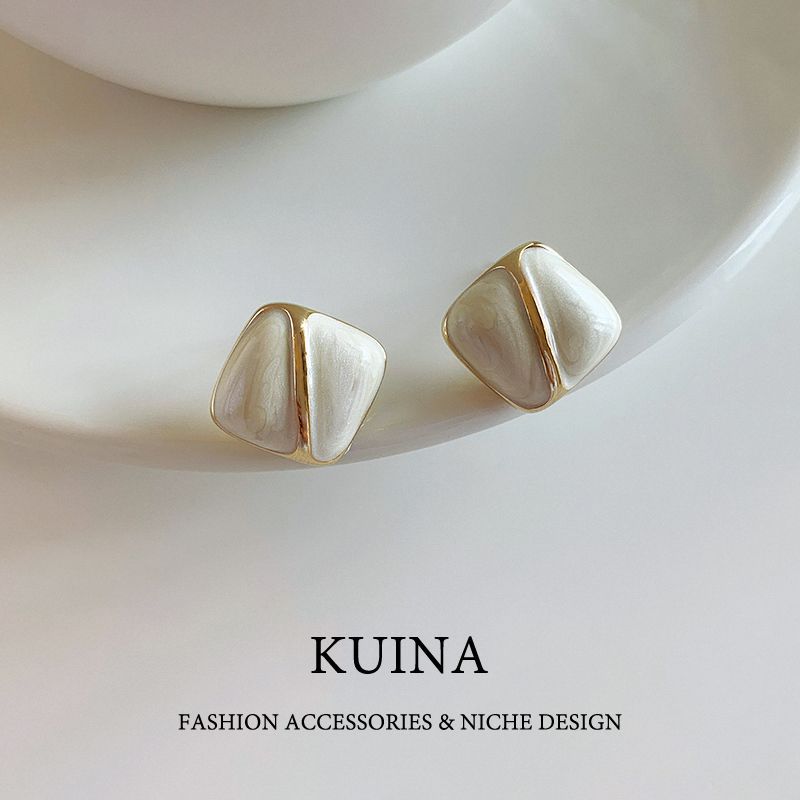 

Винтажные эмалевые серьги-пусеты Серьга/брошь из стерлингового серебра 2025 Новое поступление Необычный нишевый стиль Простые темпераментные универсальные женские серьги As Shown in Pictures