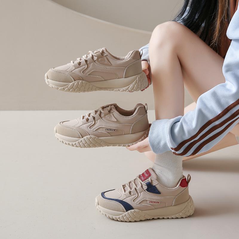 2025 flat shoes women's autumn new Korean version ins female student leisure sports versatile board shoes street shot K5203