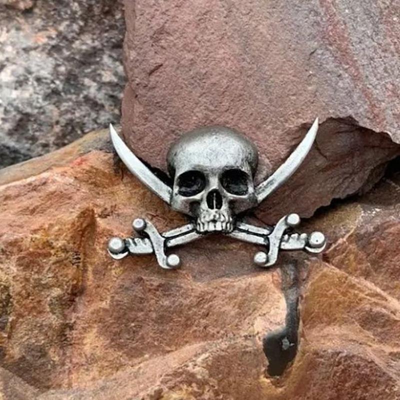 Personaliserede Dødningehoved Korssværd Brocher Til Kvinder Mænd Vintage Gotisk Metal Spøgelseshoved Mærke Fest Smykker Pins