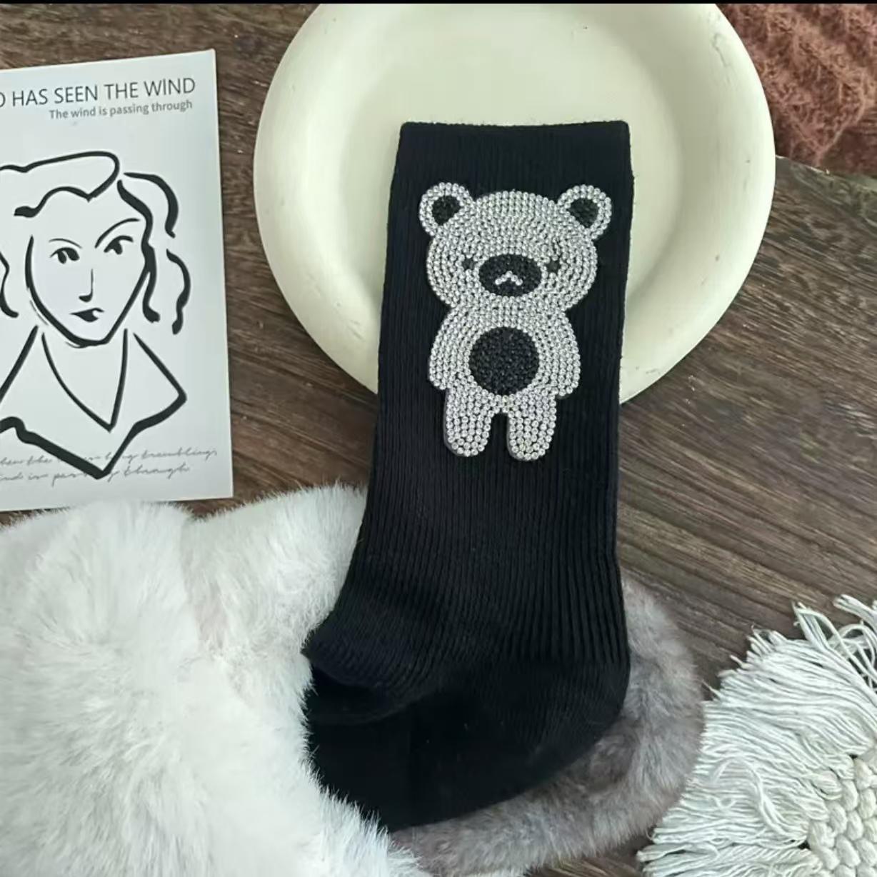 

Diamond cartoon bear decorated socks, fashionable diamond sparkling women s socks, comfortable and breathable Christmas socks 34-39