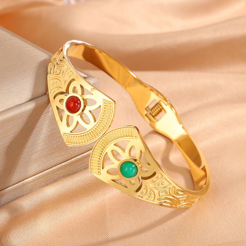Chinese Style Pattern Hollow Noble Ladies Palace Style Jewelry Bracelet