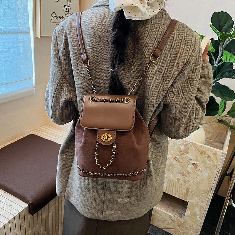 Autumn and Winter Retro Women's Backpack, Premium Commuting Versatile Small Backpack Travel Bag