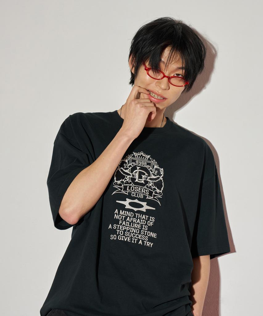 Lujeoseukeulleob Varsity Logo Short Sleeve T-Shirt Black