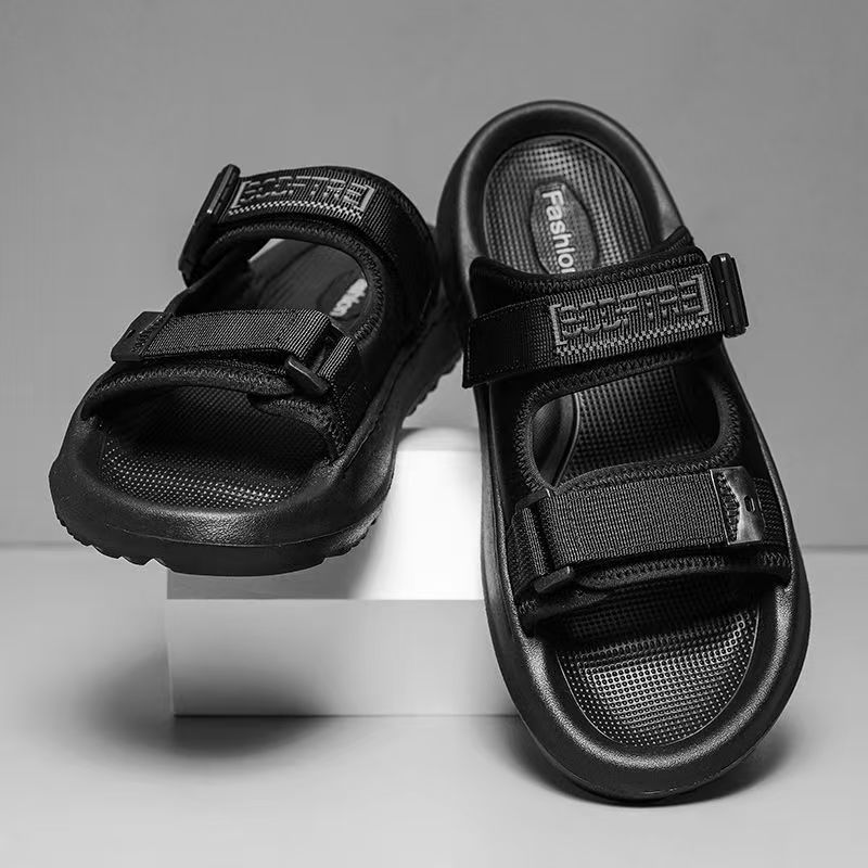 

Fashion 2025 New Summer Outerwear Slippers for Men Fashion Casual Anti-slip Beach Shoes Male Solid Color Designer Slipper Shoes Men 38