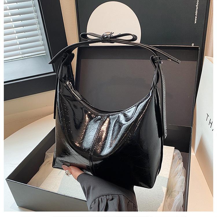 2025 Spring New High Texture Versatile Foreign Style Large Capacity Dumpling Bag Fashion Simple Niche Shoulder Women's Bag Tide