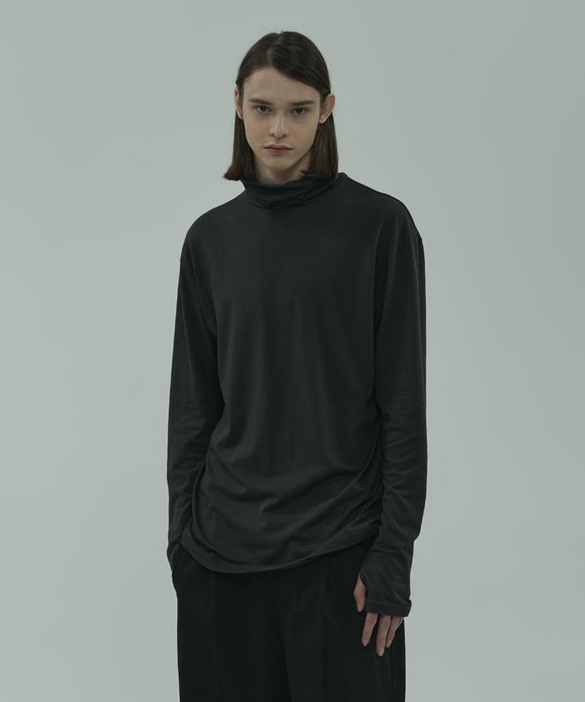 Aiaueo Turtle Neck L/S Tee Charcoal