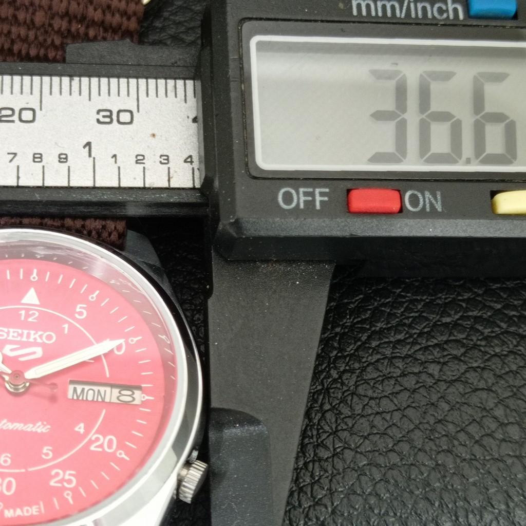 Seiko 5 AUTOMATIC 7009A VINTAGE REFURBISHED JAPAN MENS RED DIAL WATCH A445824-1